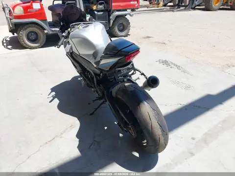 2025 Suzuki GSX-R1000 VIN JS1DM11F1S7100143 фото 3