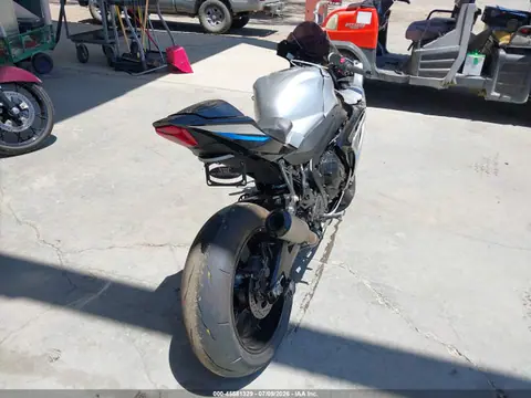 2025 Suzuki GSX-R1000 VIN JS1DM11F1S7100143 фото 4