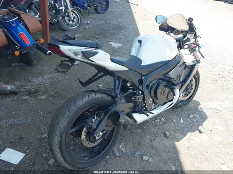 2023 Suzuki GSX-R600 VIN JS1GN7FA7P7100598 фото 4