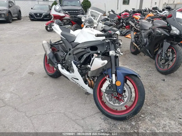 2025 Suzuki GSX-R600 VIN JS1GN7FAXS7101320 фото 1