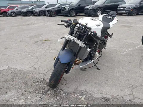2025 Suzuki GSX-R600 VIN JS1GN7FAXS7101320 фото 2
