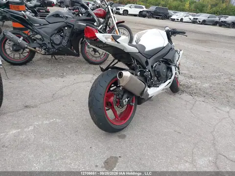 2025 Suzuki GSX-R600 VIN JS1GN7FAXS7101320 фото 4