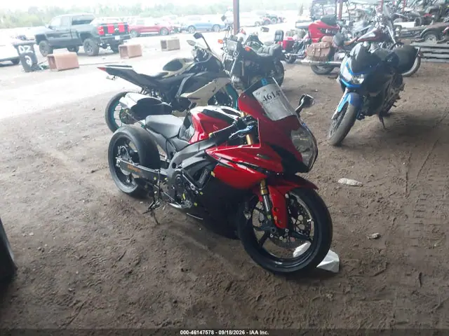 JS1GR7MA5E2100293 — 2014 Suzuki GSX-R750, Правый бок (Right Side), фото до ремонта