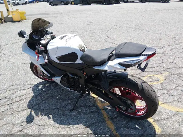 JS1GR7MA6H2101084 — 2017 Suzuki GSX-R750, фото 3 с аукциона IAAI 13.10.2026, Опрокидывание