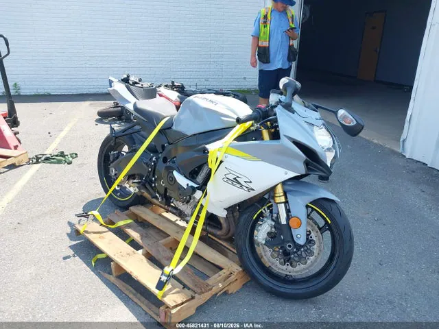 2022 Suzuki GSX-R750 VIN JS1GR7MA8N7100825 фото 1