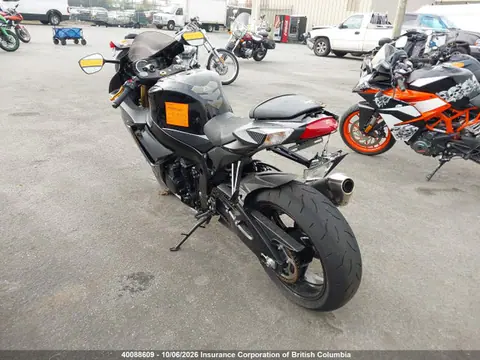 2024 Suzuki GSX-R750 VIN JS1GR7MA8R7101673 фото 3