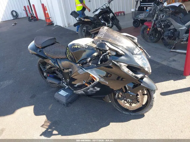 2022 Suzuki GSX1300 RR VIN JS1EJ11B0N7102142 фото 1