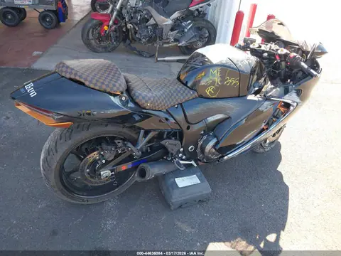 2022 Suzuki GSX1300 RR VIN JS1EJ11B0N7102142 фото 4