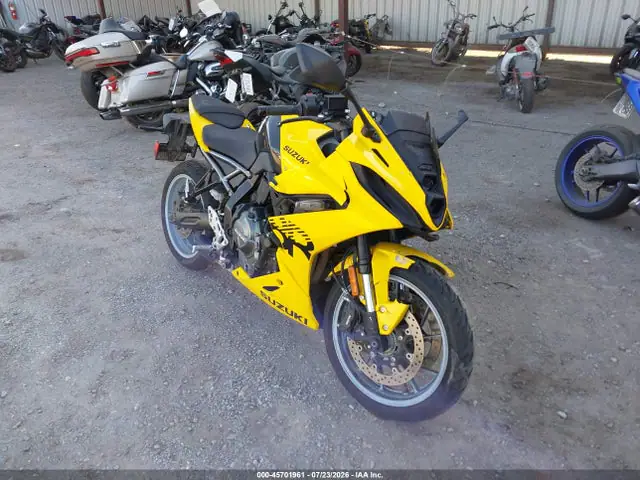 JS1EM13B1R7101740 — 2024 Suzuki GSX800 F, Передняя часть (Front End), фото до ремонта