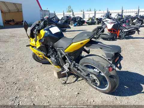 2025 Suzuki Gsx800 F VIN JS1EM13B9S7101510 фото 3