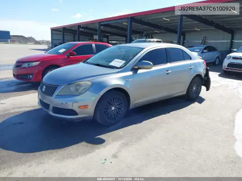 JS2RE9A37C6100920 — 2012 Suzuki Kizashi, Сзади, фото до ремонта