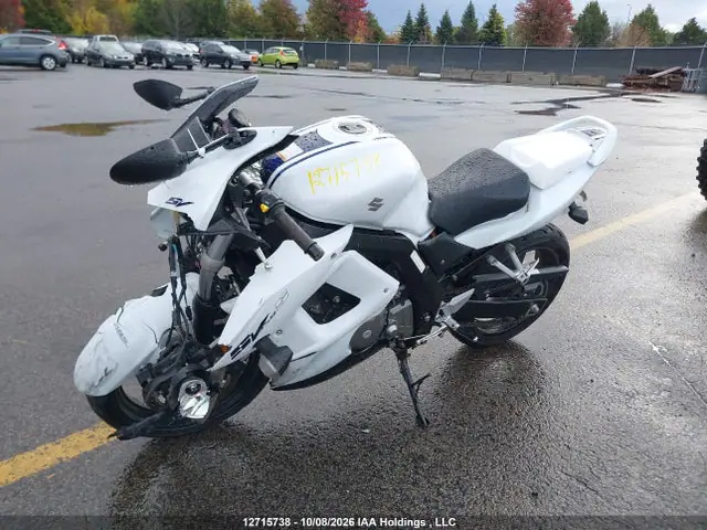 JS1VP53B8E2100123 — 2014 Suzuki SV650 A, фото 2 с аукциона IAAI 13.10.2026, Передняя часть