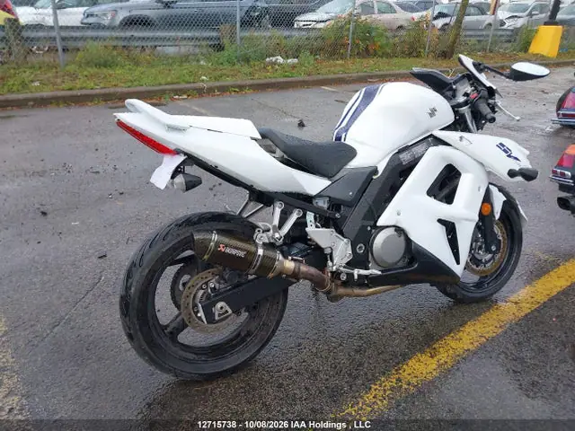 JS1VP53B8E2100123 — 2014 Suzuki SV650 A, фото 4 с аукциона IAAI 13.10.2026, Передняя часть