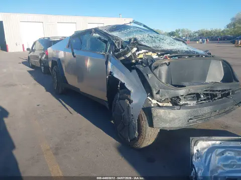 7G2CEHED6RA037068 — 2024 Tesla Cybertruck ALL-Wheel Drive, Опрокидывание (Rollover), фото до ремонта