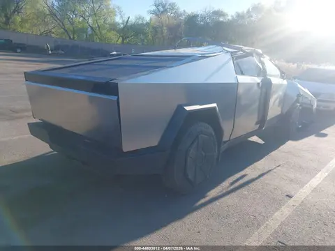 2024 Tesla Cybertruck All-wheel Drive VIN 7G2CEHED6RA037068 фото 4