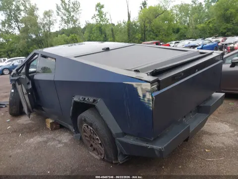2024 Tesla Cybertruck All-wheel Drive VIN 7G2CEHED4RA028644 фото 3