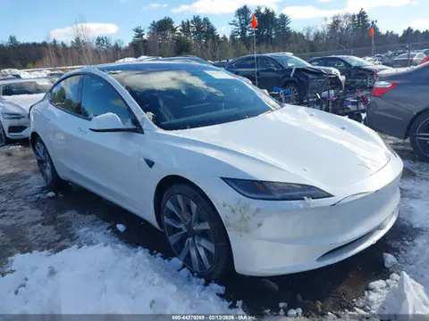 5YJ3E1EB5SF065557 — 2025 Tesla Model 3 Long Range ALL-Wheel Drive, Задняя часть (Rear), фото до ремонта