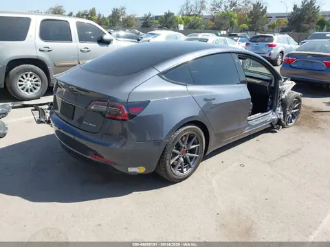 2022 Tesla Model 3 Long Range Dual Motor All-wheel Drive VIN 5YJ3E1EB4NF267035 фото 4