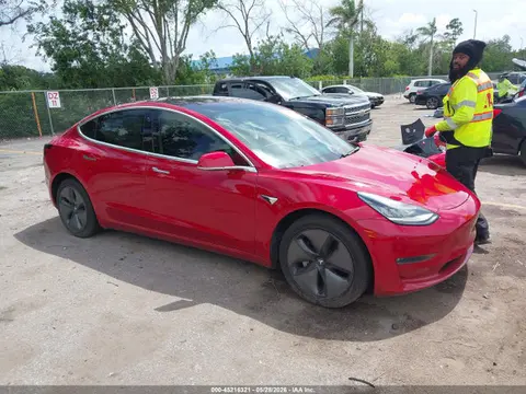 5YJ3E1EA8JF016777 — 2018 Tesla Model 3 Long Range/Mid Range, Передняя часть слева (Left Front), фото до ремонта