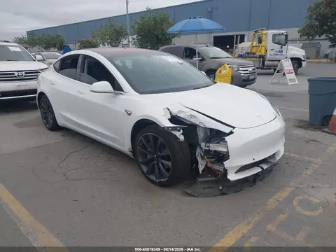 5YJ3E1EA7JF008332 — 2018 Tesla Model 3 Long Range/Mid Range, Передняя часть справа (Right Front), фото до ремонта