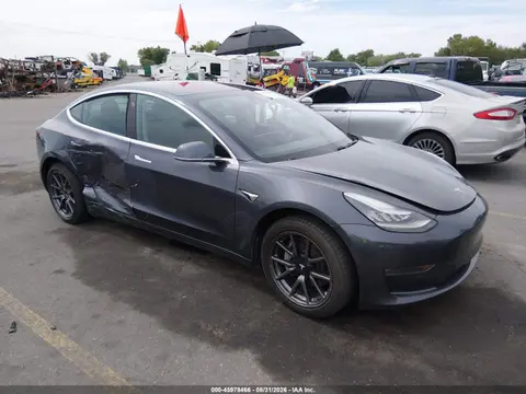 5YJ3E1EA2JF158493 — 2018 Tesla Model 3 Long Range/Mid Range, Правый бок (Right Side), фото до ремонта