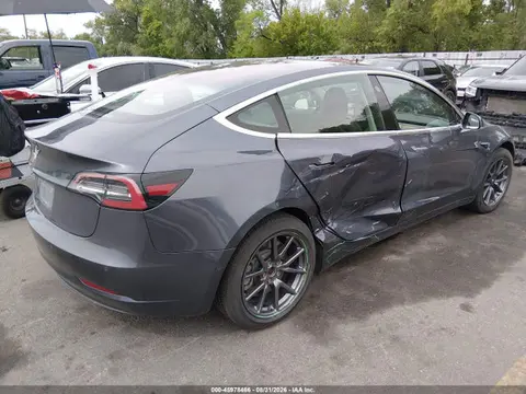 2018 Tesla Model 3 Long Range/mid Range VIN 5YJ3E1EA2JF158493 фото 4