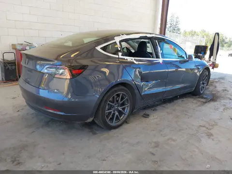 2018 Tesla Model 3 Long Range/mid Range VIN 5YJ3E1EA8JF157669 фото 4