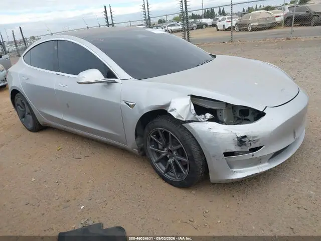 5YJ3E1EA5JF060705 — 2018 Tesla Model 3 Long Range/Mid Range, Передняя часть справа (Right Front), фото до ремонта