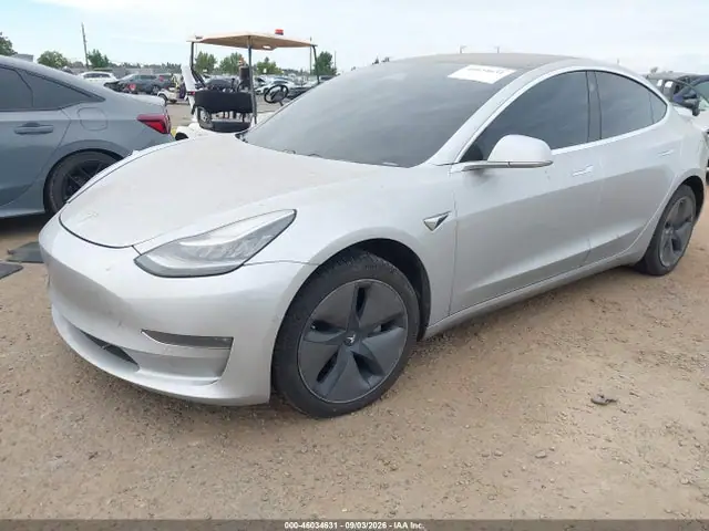 5YJ3E1EA5JF060705 — 2018 Tesla Model 3 Long Range/Mid Range, фото 2 с аукциона IAAI 14.10.2026, Передняя часть справа