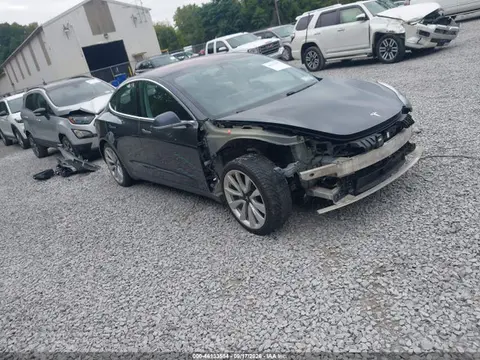 5YJ3E1EA5JF032788 — 2018 Tesla Model 3 Long Range/Mid Range, Передняя часть (Front End), фото до ремонта
