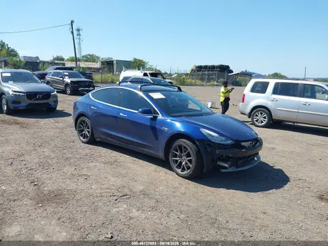 5YJ3E1EA5JF045976 — 2018 Tesla Model 3 Long Range/Mid Range, Передняя часть слева (Left Front), фото до ремонта