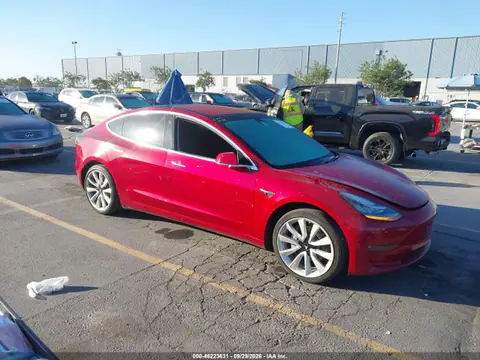 5YJ3E1EA6JF163812 — 2018 Tesla Model 3 Long Range/Mid Range, Вандализм (Vandalized), фото до ремонта