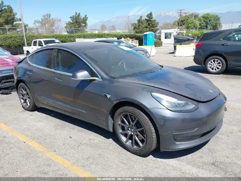 5YJ3E1EBXJF093241 — 2018 Tesla Model 3 Long Range/Performance, Задняя часть (Rear), фото до ремонта