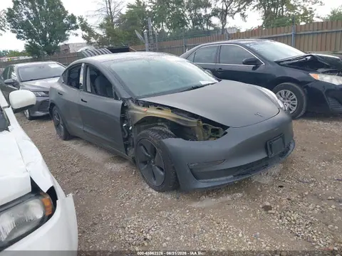 5YJ3E1EB0JF127302 — 2018 Tesla Model 3 Long Range/Performance, Передняя часть справа (Right Front), фото до ремонта