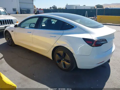2018 Tesla Model 3 Long Range/performance VIN 5YJ3E1EBXJF066976 фото 3