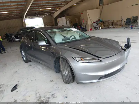 5YJ3E1EA3SF042625 — 2025 Tesla Model 3 Long Range Rear-Wheel Drive/Standard Rear-Wheel Drive, Передняя часть слева (Left Front), фото до ремонта