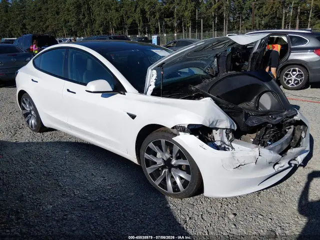 5YJ3E1EA9SF048364 — 2025 Tesla Model 3 Long Range Rear-Wheel Drive/Standard Rear-Wheel Drive, Передняя часть (Front End), фото до ремонта