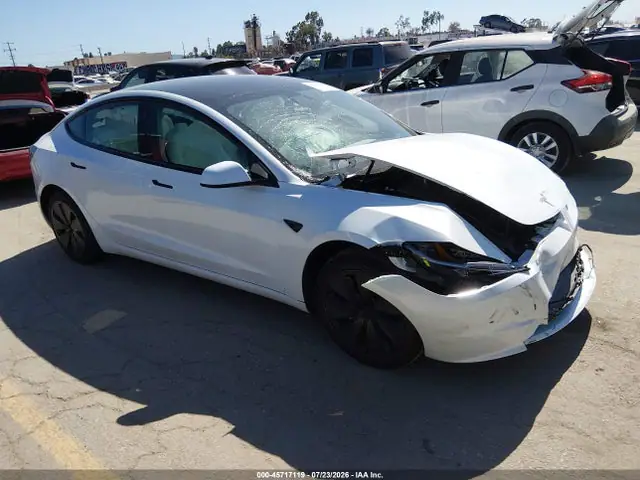 5YJ3E1EA7SF877434 — 2025 Tesla Model 3 Long Range Rear-Wheel Drive/Standard Rear-Wheel Drive, Передняя часть (Front End), фото до ремонта