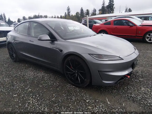 5YJ3E1ET1RF856588 Tesla Model 3 Performance ALL-Wheel Drive 2024 — повреждение Передняя часть, фото до ремонта