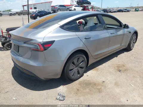 2026 Tesla Model 3 Premium Rear-wheel Drive/rear-wheel Drive VIN 5YJ3E1EAXTF195682 фото 4