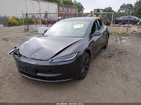 2026 Tesla Model 3 Premium Rear-wheel Drive/rear-wheel Drive VIN 5YJ3E1EA8TF190111 фото 2