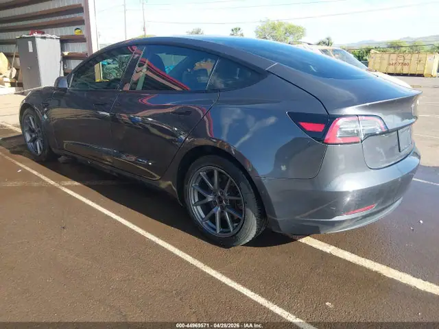 5YJ3E1EAXMF982066 — 2021 Tesla Model 3 Standard Range Plus Rear-Wheel Drive, фото 3 с аукциона IAAI 13.10.2026, Не указано