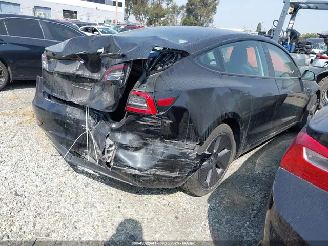 5YJ3E1EA0MF870621 — 2021 Tesla Model 3 Standard Range Plus Rear-Wheel Drive, фото 4 с аукциона IAAI 30.09.2026, Задняя часть