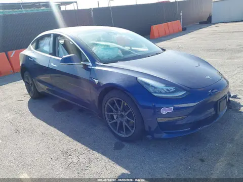 5YJ3E1EA2JF076618 — 2018 Tesla Model 3, Передняя часть слева (Left Front), фото до ремонта