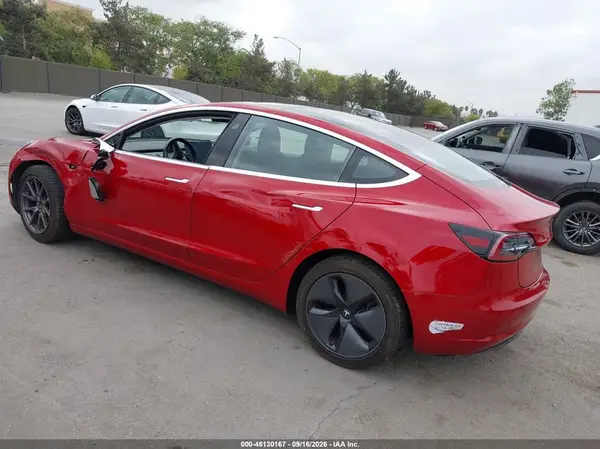 5YJ3E1EA6JF058543 — 2018 Tesla Model 3, фото 3 с аукциона IAAI 14.10.2026, Левый бок