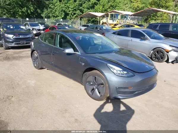 5YJ3E1EB4JF066021 — 2018 Tesla Model 3, Левый и правый бока (Left & Right Side), фото до ремонта