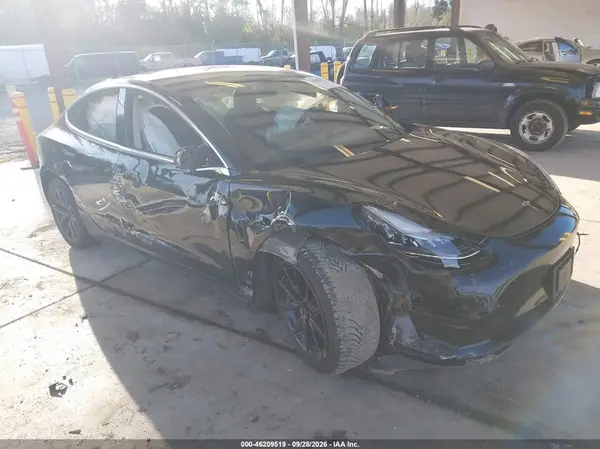 5YJ3E1EA0JF172649 — 2018 Tesla Model 3, LEFT & RIGHT SIDE, фото до ремонта