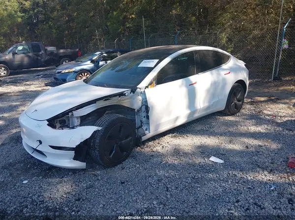 5YJ3E1EA8JF151564 — 2018 Tesla Model 3, фото 2 с аукциона IAAI, Передняя часть слева