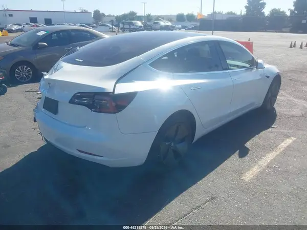 5YJ3E1EA1JF023389 — 2018 Tesla Model 3, фото 4 с аукциона IAAI, Задняя часть слева