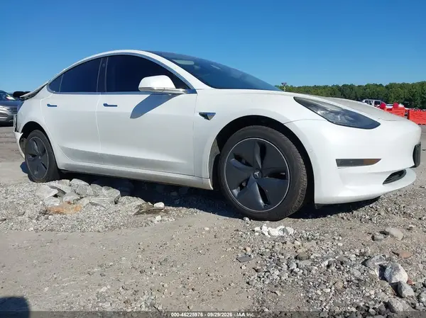 5YJ3E1EA9JF051070 — 2018 Tesla Model 3, Задняя часть (Rear), фото до ремонта